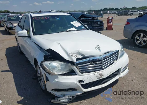 2013 Mercedes-Benz C 250 Luxury from USA, damaged, VIN WDDGF4HB0DA773342
